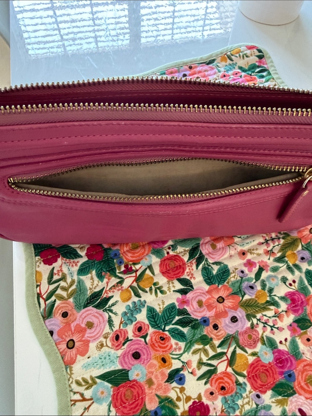 Brahmin Vintage Pink Leather Zippered Shoulder Bag - Picture 8 of 8